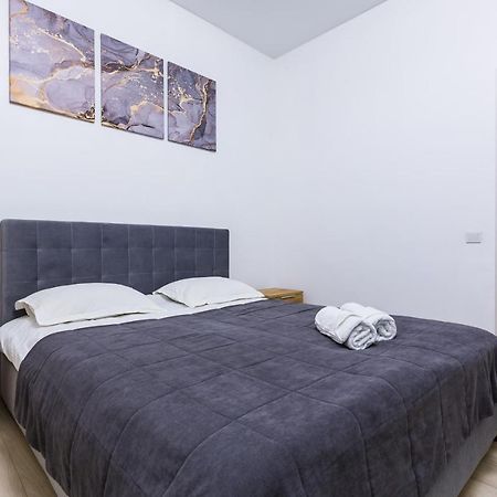 Vodna White Apartment リヴィウ エクステリア 写真
