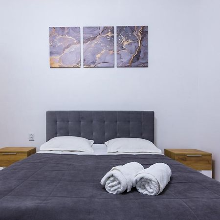 Vodna White Apartment リヴィウ エクステリア 写真